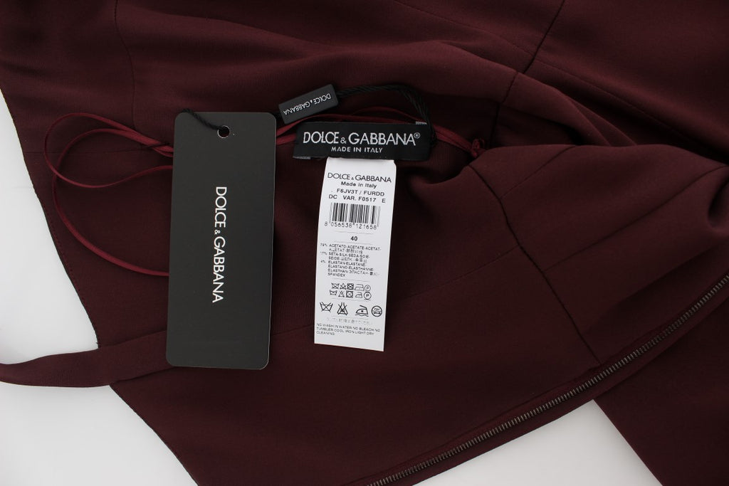 Robe longue moulante Bordeaux de Dolce & Gabbana, robe élégante en tissu extensible, vue de face.