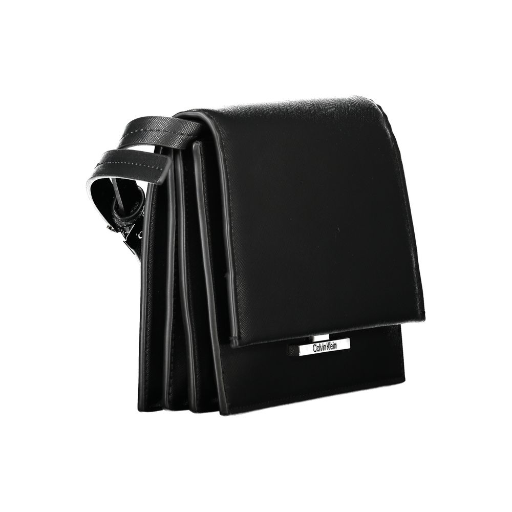Sac à main femme Calvin Klein en polyuréthane noir, sac à épaule élégant avec design moderne.