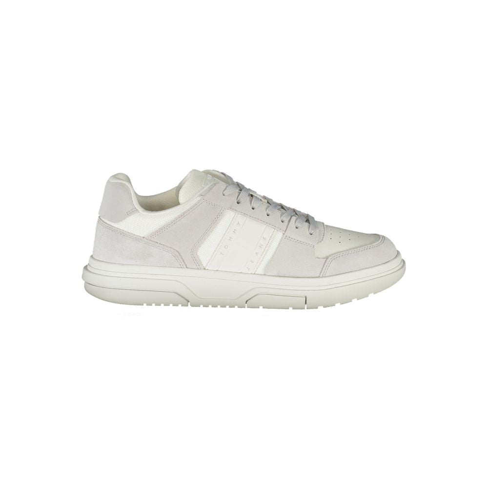 Sneaker homme en polyuréthane blanc de Tommy Hilfiger avec semelle blanche et design moderne.