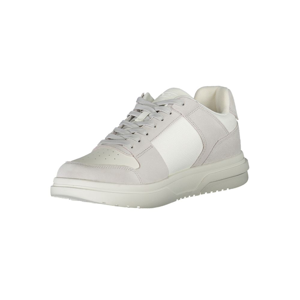 Sneakers blanches en polyuréthane Tommy Hilfiger pour hommes, vue de face avec lacets et semelle blanche.