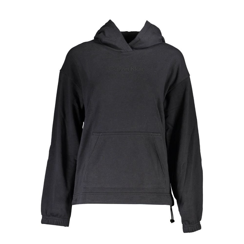 Sweat-shirt pour femmes Calvin Klein en coton noir, style décontracté avec logo discret, porté sur un mannequin.