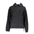 Sweat-shirt pour femmes Calvin Klein en coton noir, style décontracté avec logo discret, porté sur un mannequin.