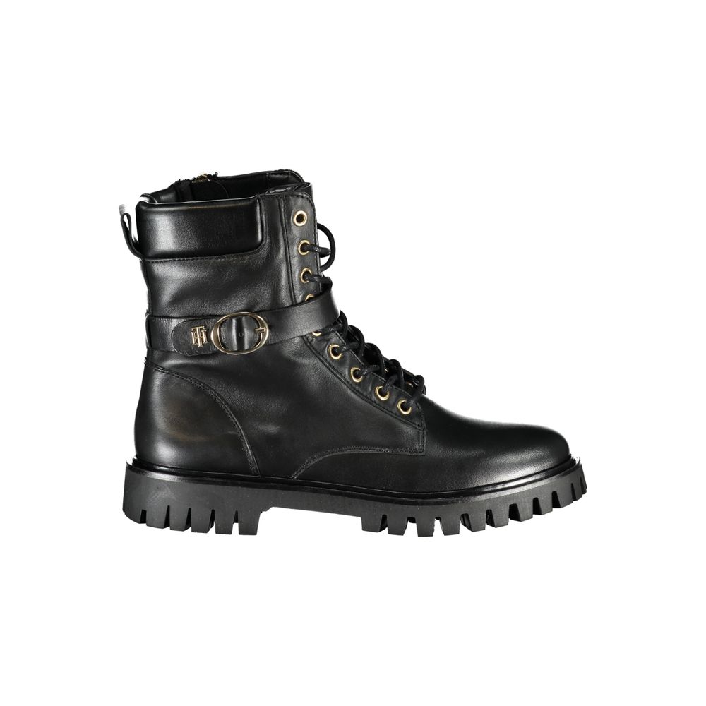 Bottes pour femmes Tommy Hilfiger en polyuréthane noir avec semelle épaisse et design moderne.