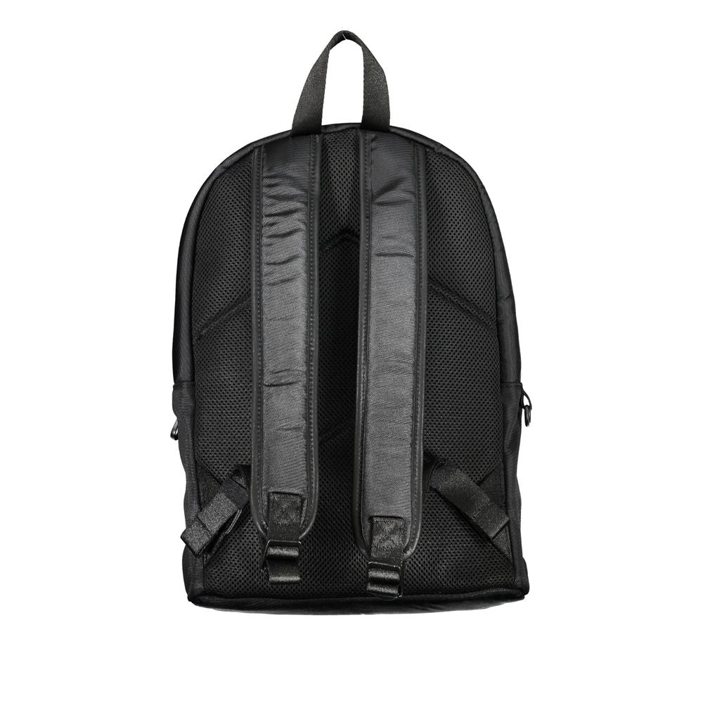 Sac à dos pour hommes Calvin Klein en polyester noir, avec poches et design épuré, adapté pour un usage quotidien.