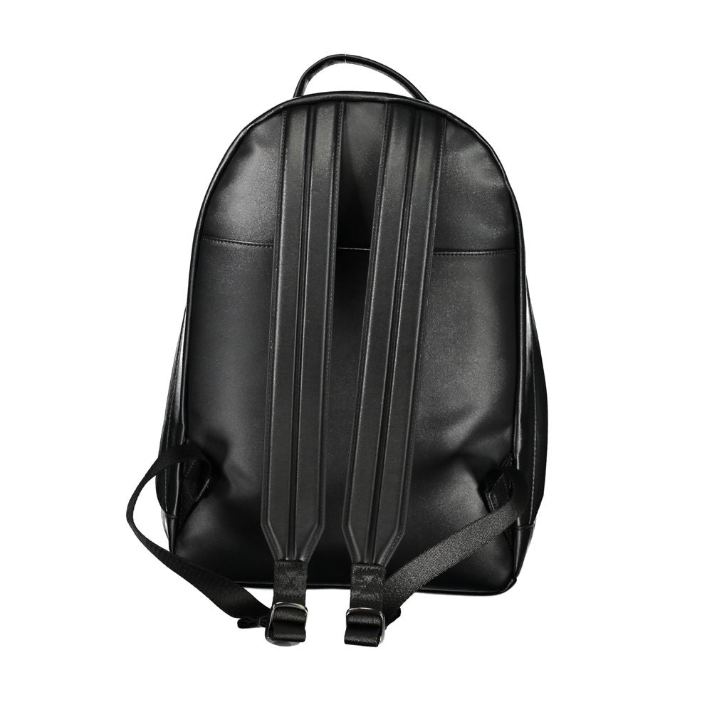 Sac à dos pour homme Calvin Klein en polyester noir, avec plusieurs compartiments et design épuré.