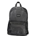 Sac à dos homme Calvin Klein en polyester noir avec compartiments et poignées réglables, vue de face.