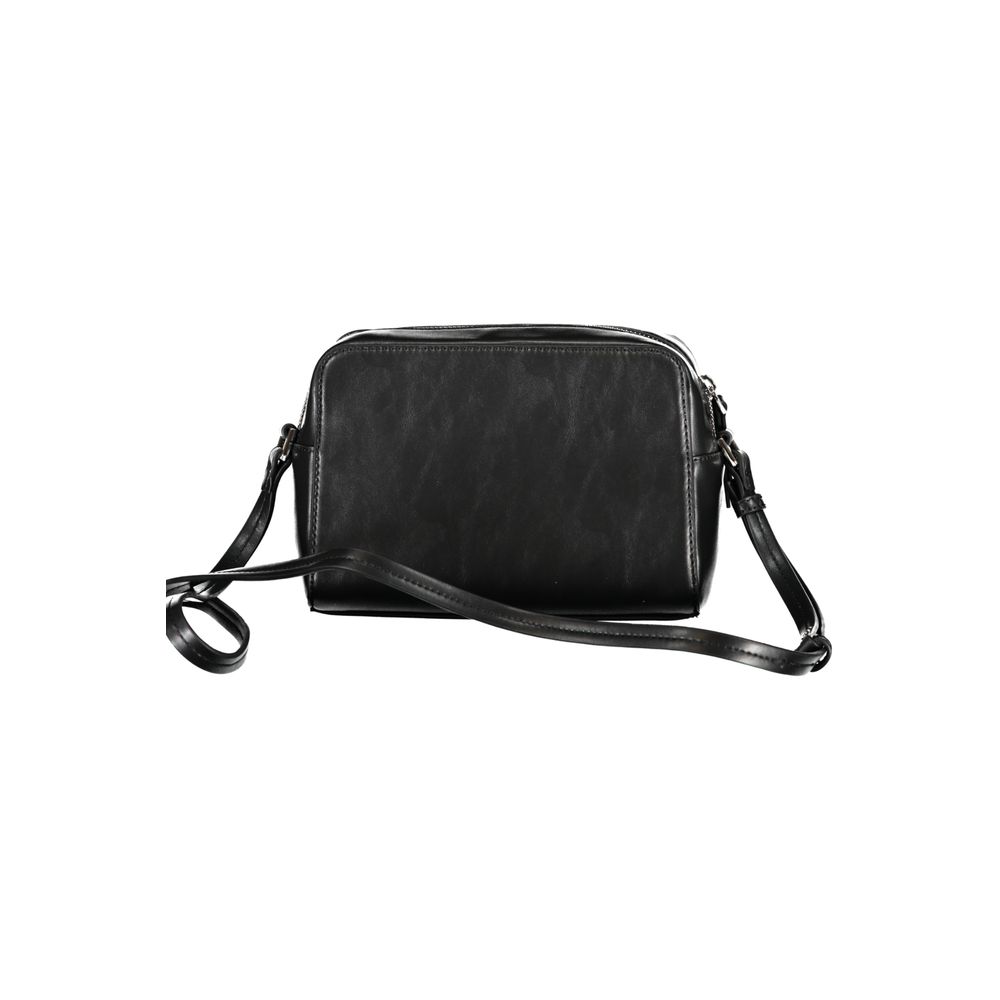 Sac à épaule pour femmes Calvin Klein en polyester noir, avec détails élégants et design moderne visible sur l'image.