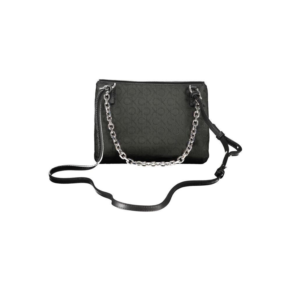 Sac à main pour femmes en polyester noir de Calvin Klein, avec détails élégants et bandoulière réglable.