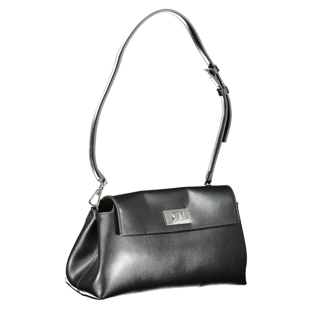 Sac à bandoulière noir en polyuréthane de Calvin Klein pour femmes, vue de face avec détails du design élégant