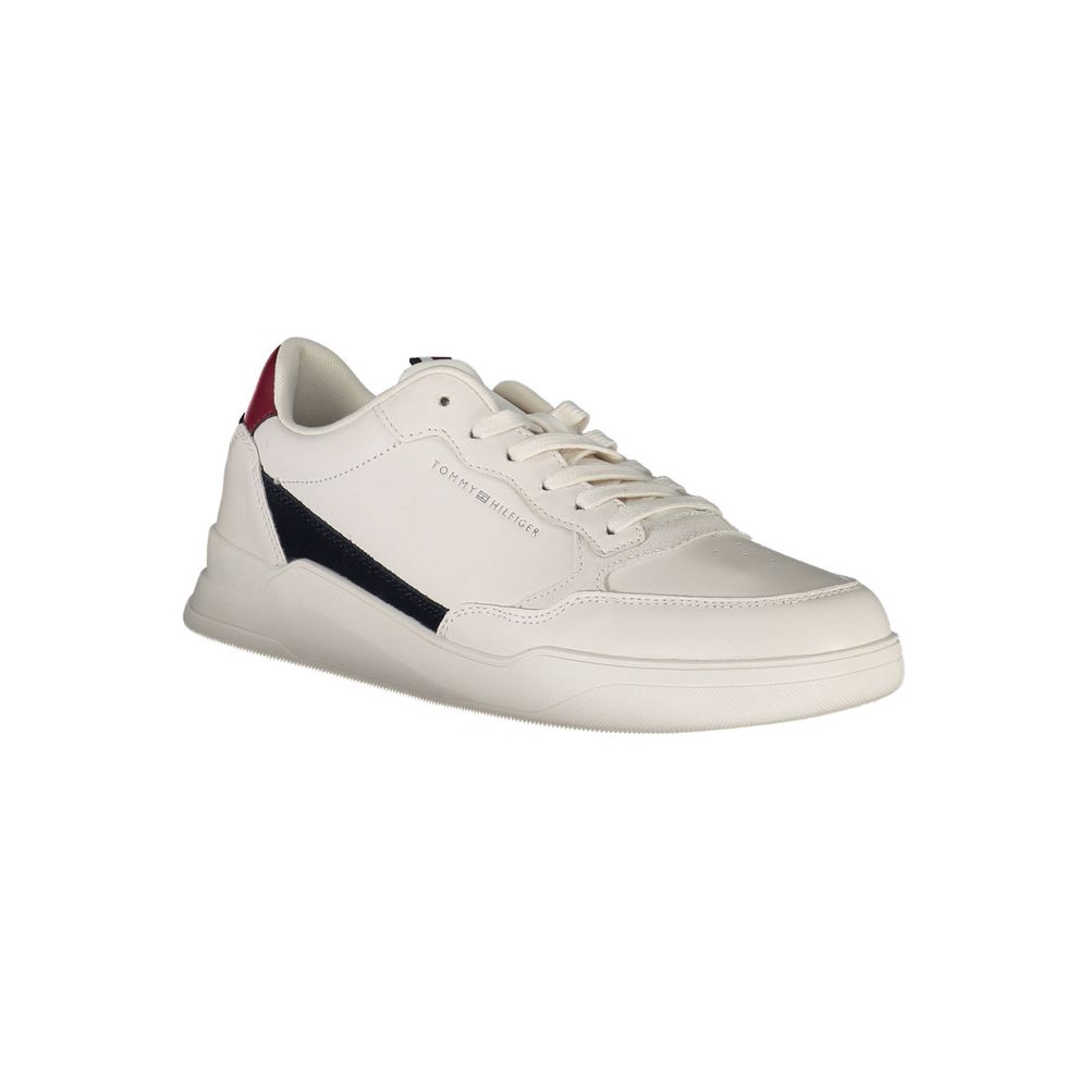 Sneakers en cuir blanc pour homme Tommy Hilfiger, avec design élégant et détails modernes.