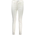 Jeans pour femmes Calvin Klein en coton blanc, coupe classique avec détails modernes, vue de face.