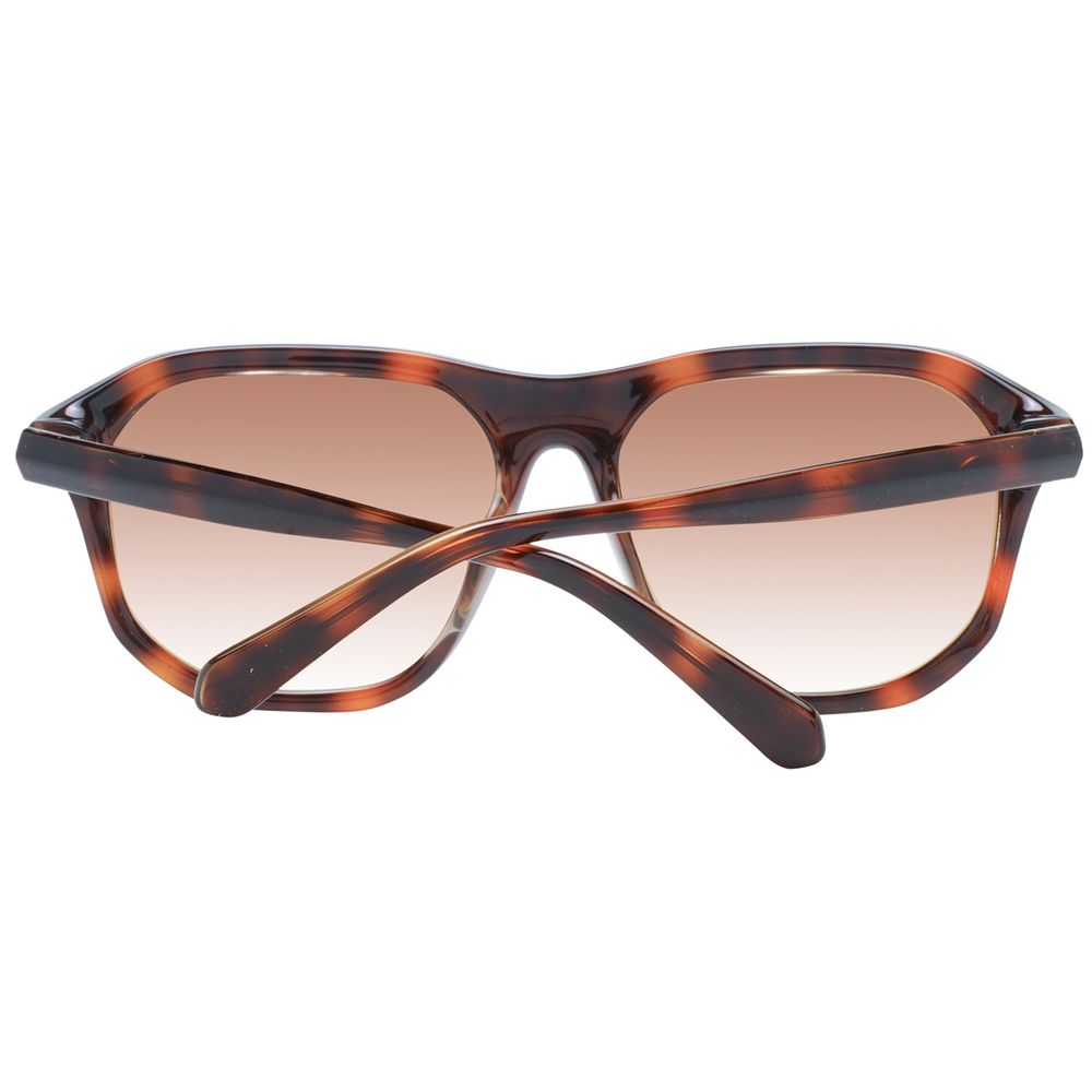 Lunettes de soleil en plastique marron Guess, design tendance et protection UV, vues de face avec monture élégante.
