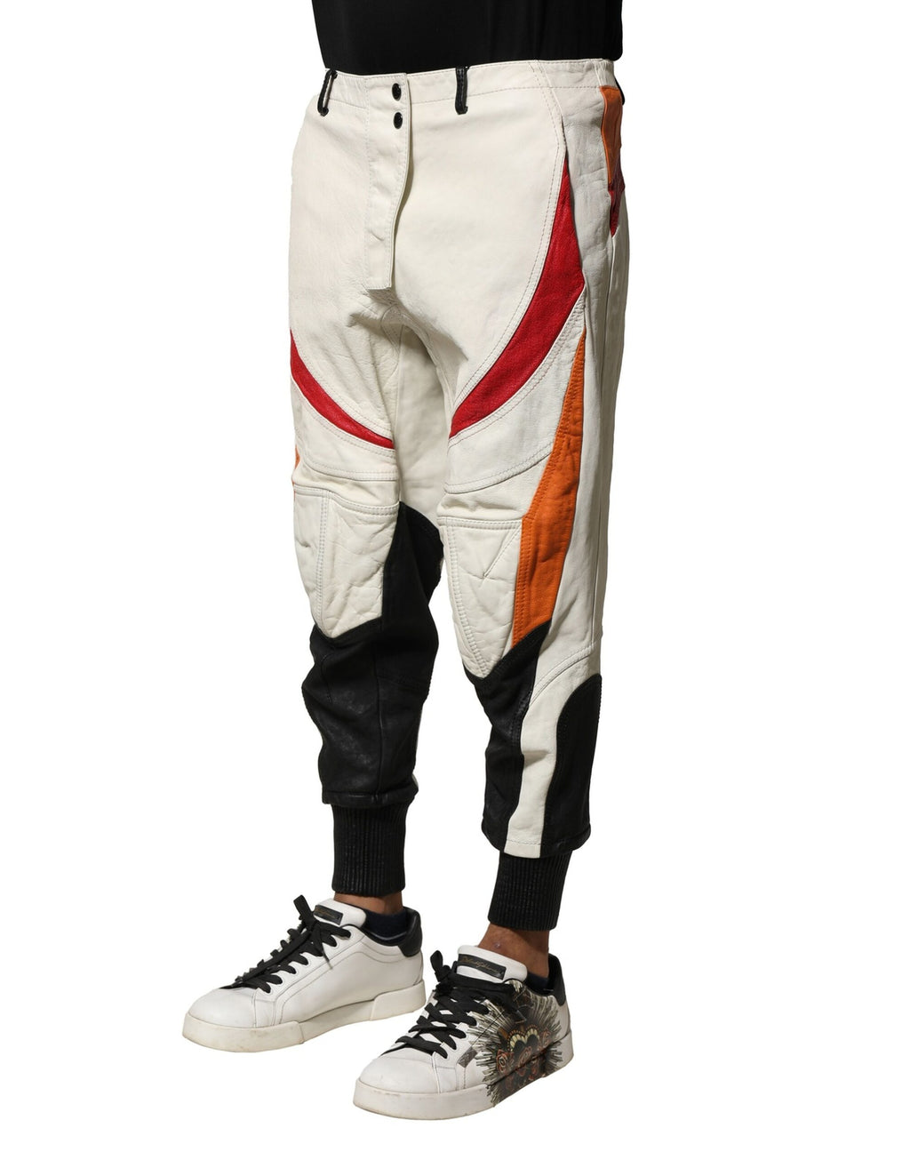 Pantalons hommes en cuir d'agneau multicolore de Dolce & Gabbana, coupe tapered, mode élégante et sophistiquée.