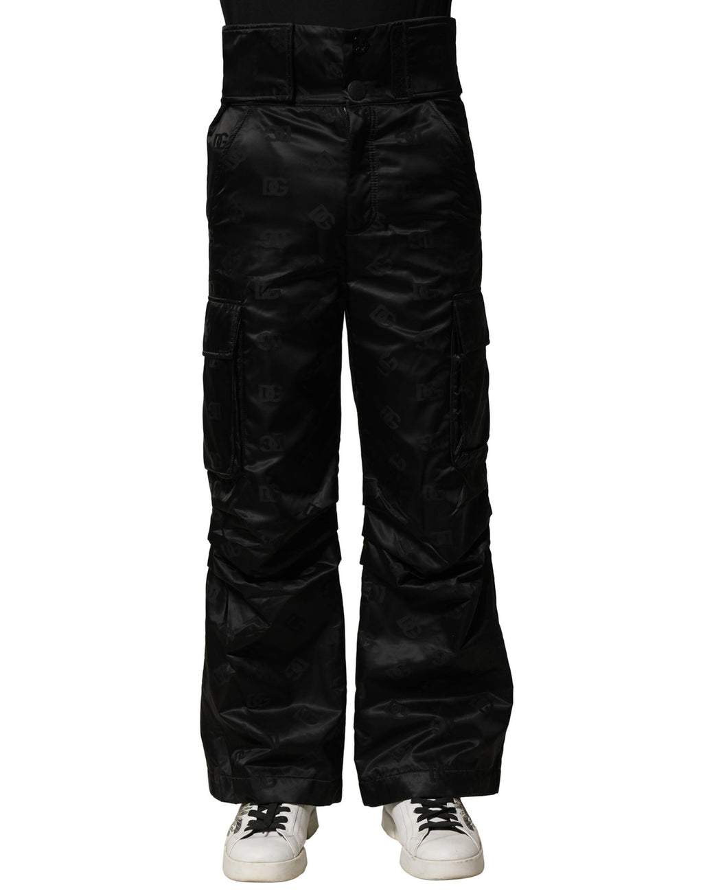 Pantalons droits en nylon noir Dolce & Gabbana avec logo DG visible, style élégant et moderne.