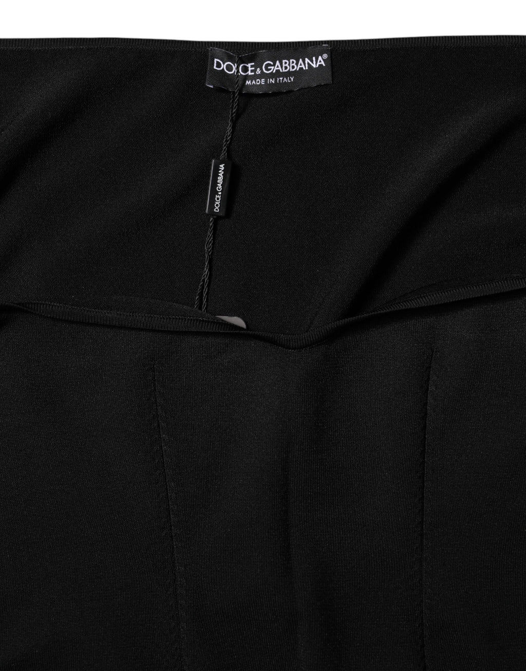 Blouse noire Dolce & Gabbana en viscose à manches longues, style élégant et moderne, vue de face.