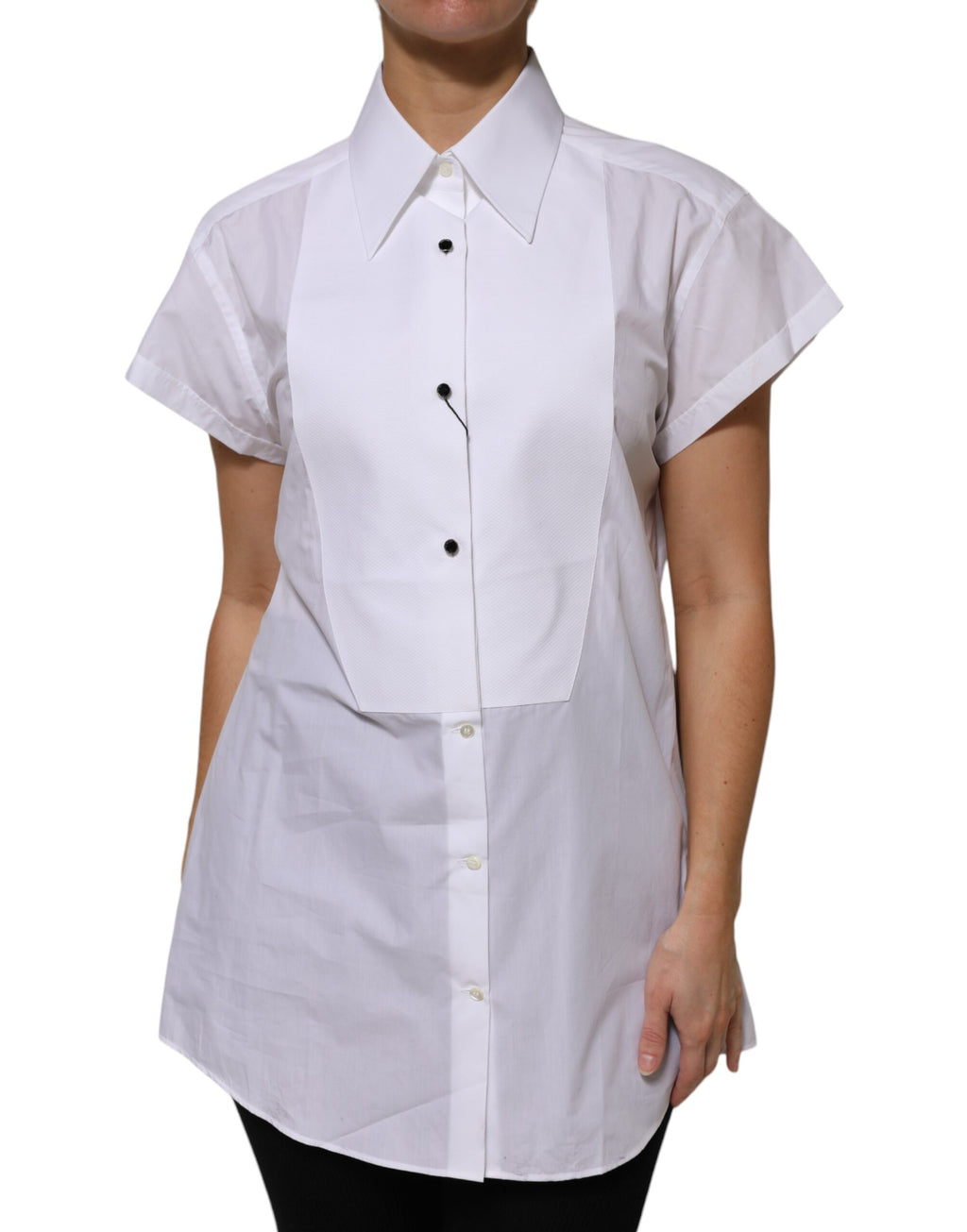 Haut blanc en coton à col avec manches courtes de Dolce & Gabbana, détail élégant et tissu doux visible sur l'image.