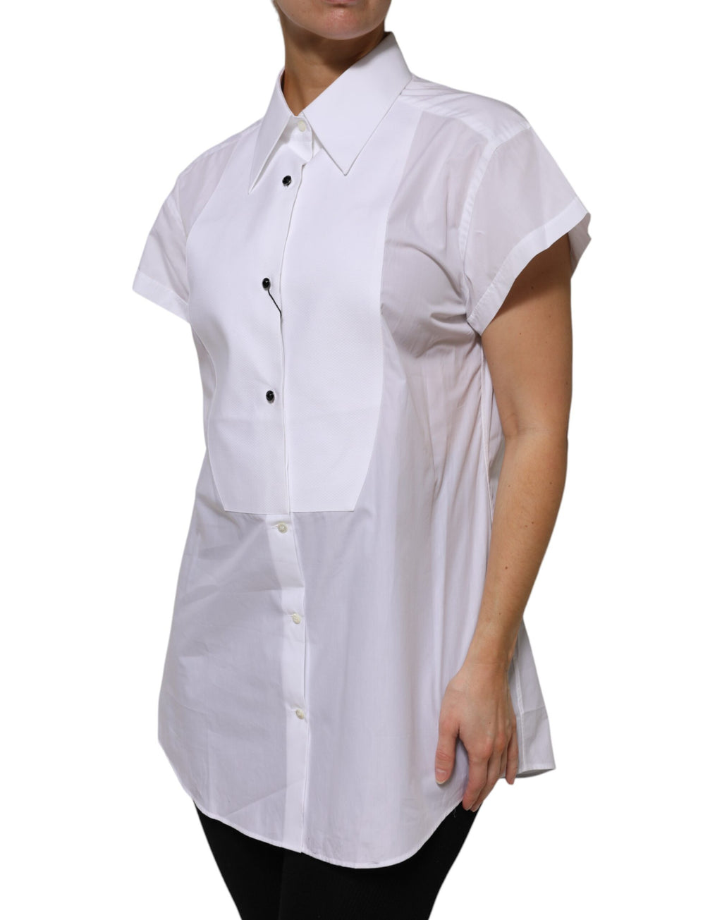 Haut en coton blanc à col et manches courtes de Dolce & Gabbana, vue de face sur un fond neutre.