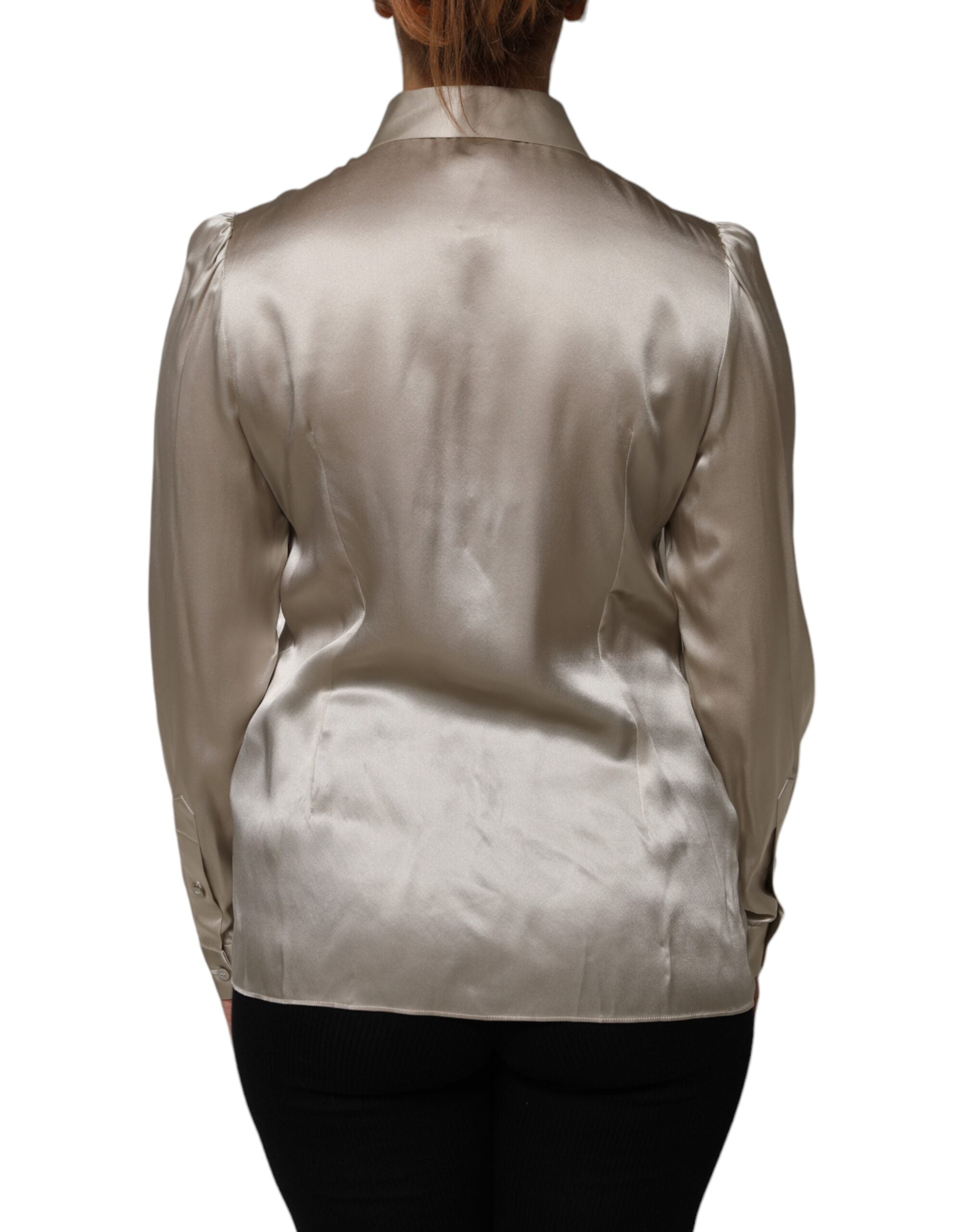 Chemisier en satin beige Dolce & Gabbana à col en soie, manches longues élégantes, visible sur l'image 7728244.