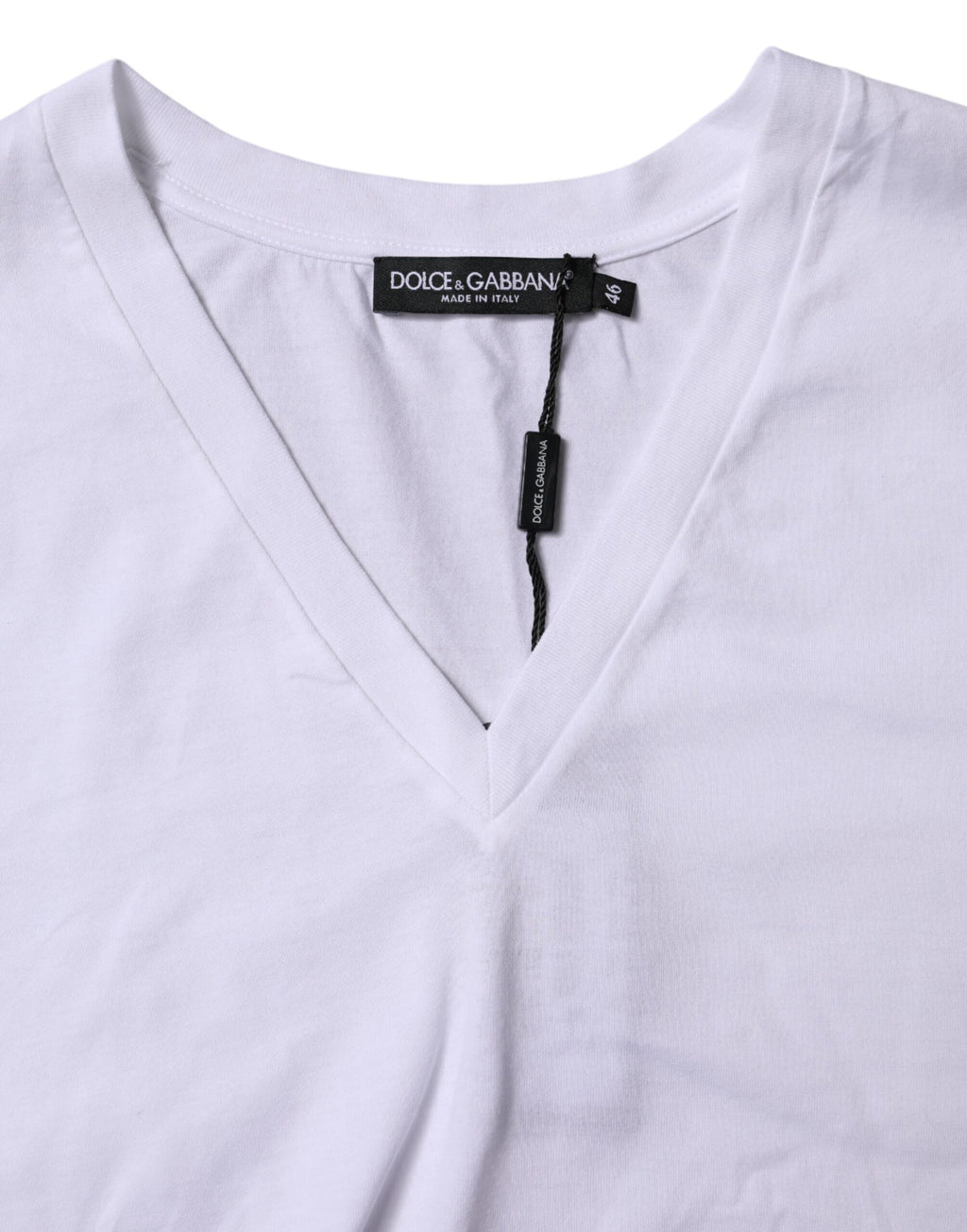 T-shirt en coton blanc à manches courtes et col en V de Dolce & Gabbana, vue de face.