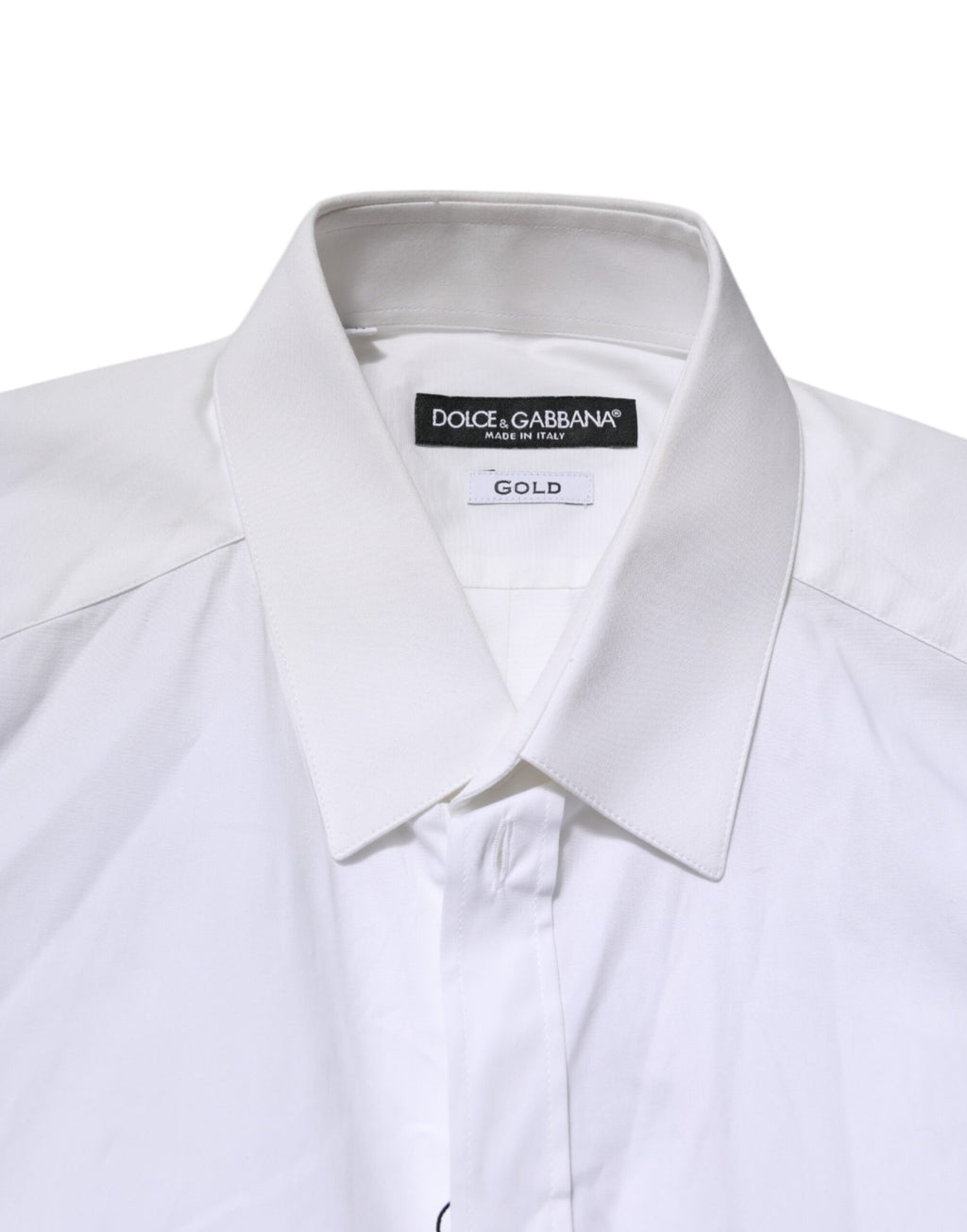 Chemise blanche Dolce & Gabbana en coton avec col, ornement doré, style élégant pour homme.
