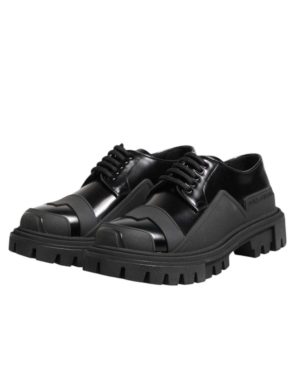 Chaussures Derby de trekking en cuir verni noir de Dolce & Gabbana, style élégant et robuste pour hommes.