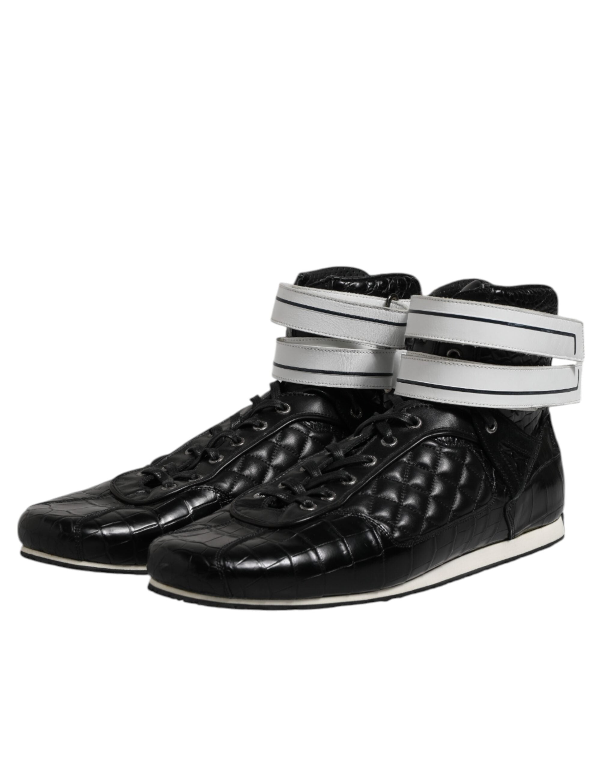 Chaussures Dolce & Gabbana sneakers en cuir noir matelassé avec lacets, vue de face.