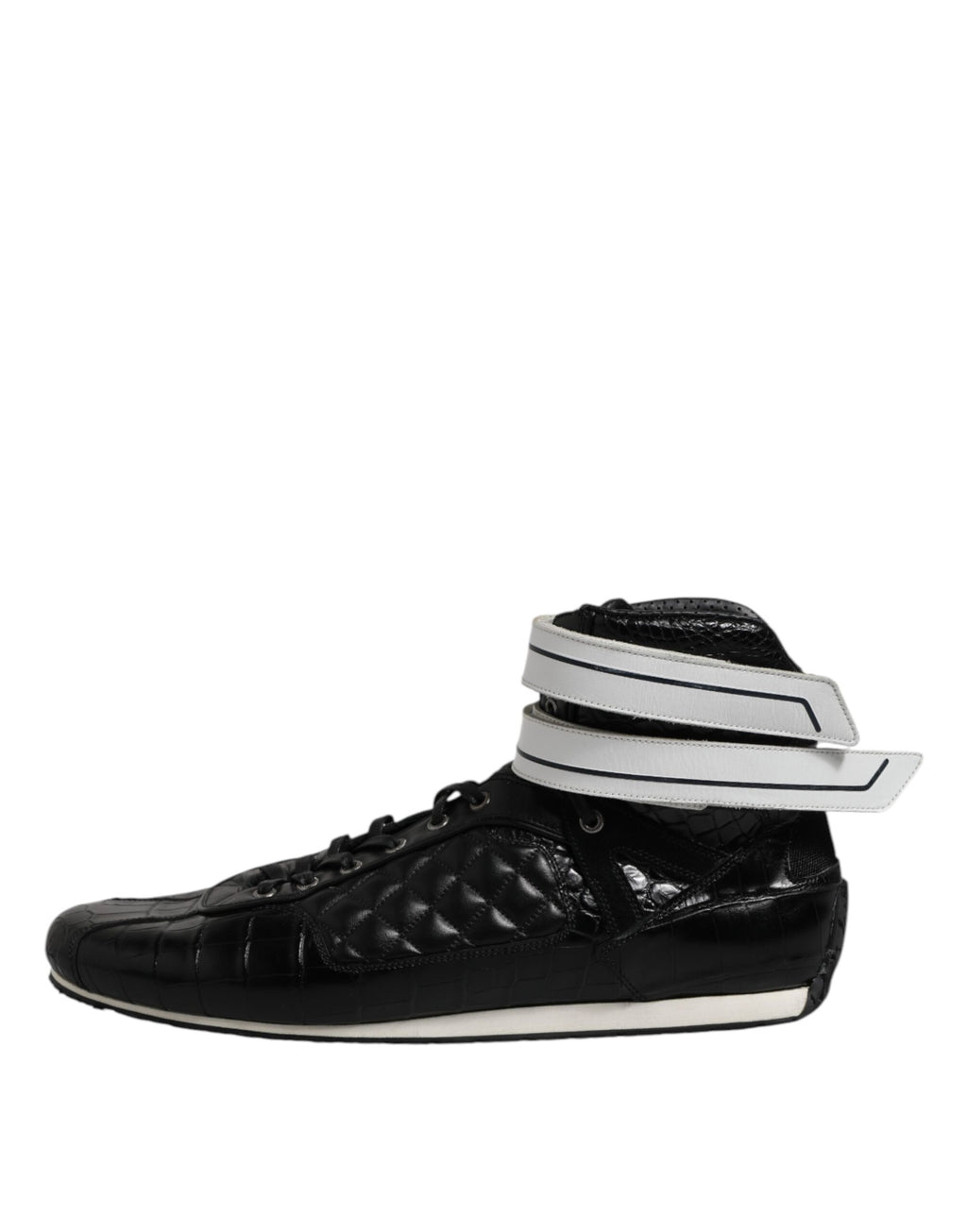 Chaussures sneakers noires en cuir matelassé Dolce & Gabbana avec lacets, vue de face sur fond blanc.