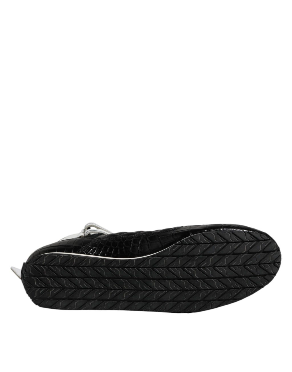 Chaussures sneakers noires en cuir matelassé Dolce & Gabbana avec lacets, vue en gros plan sur le dessus.