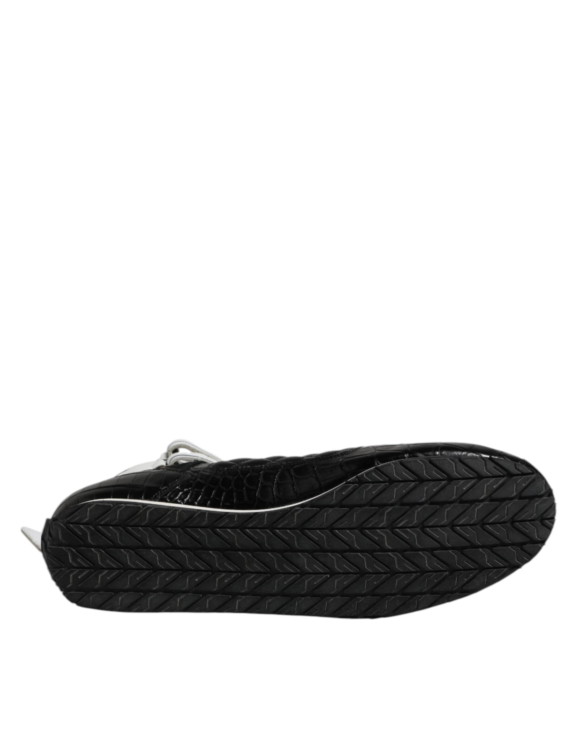 Chaussures sneakers noires en cuir matelassé Dolce & Gabbana avec lacets, vue en gros plan sur le dessus.
