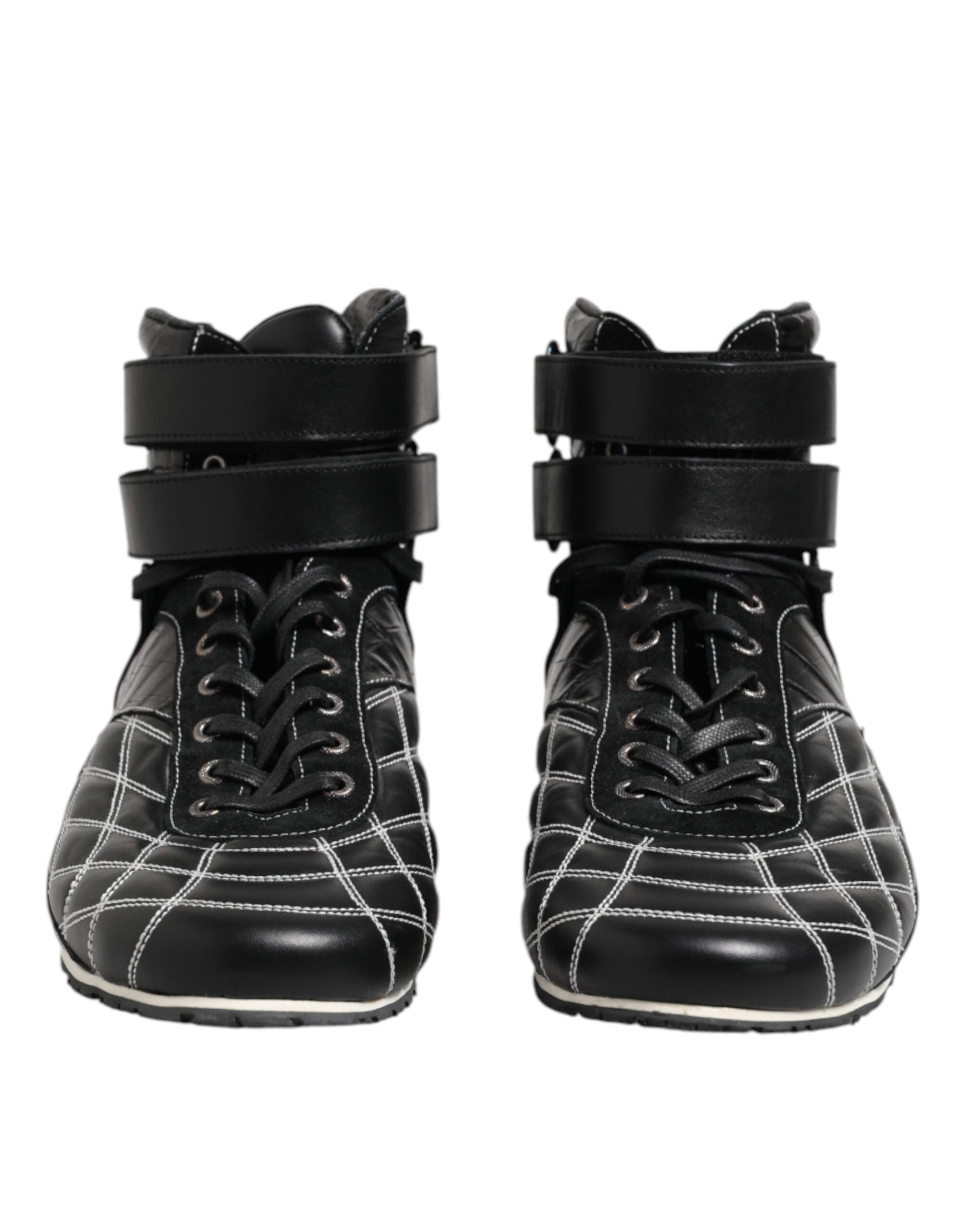 Chaussures Dolce & Gabbana, baskets en cuir noir matelassé avec lacets, style élégant et moderne, vue de face.