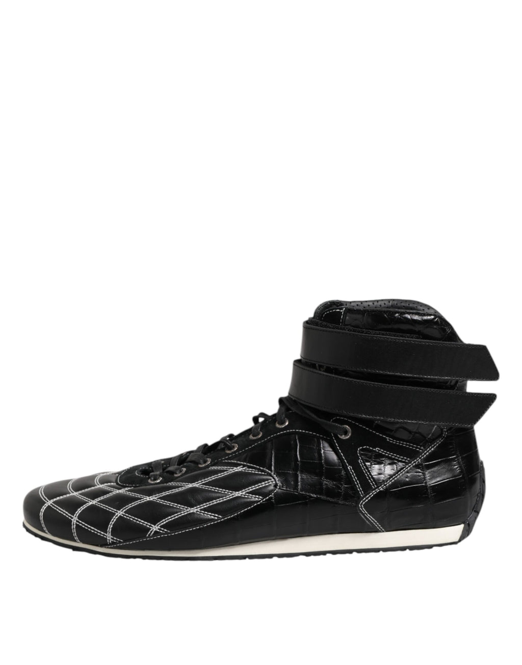 Chaussures sneakers Dolce & Gabbana en cuir noir matelassé avec lacets, mode élégante et sophistiquée.
