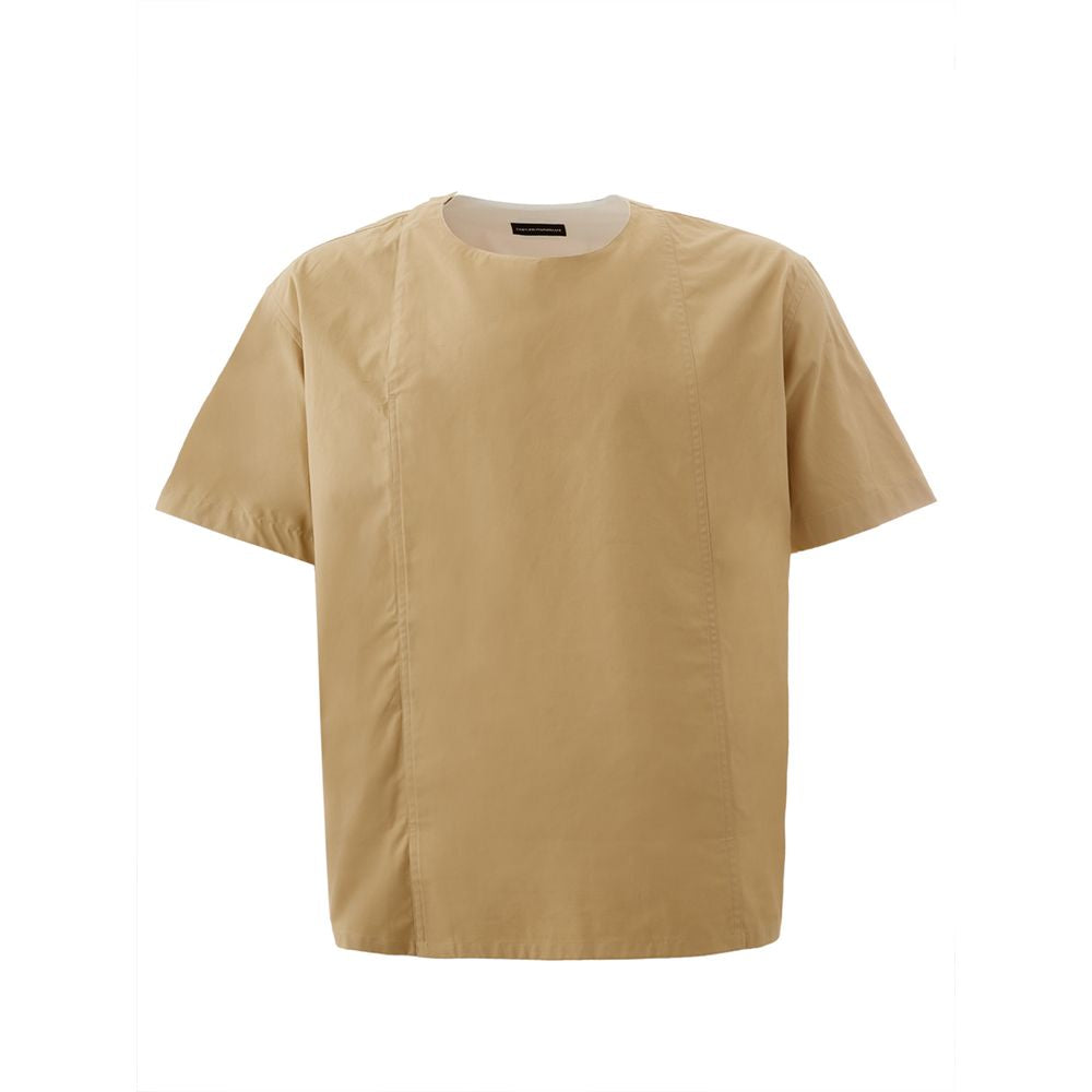T-shirt en coton marron de la marque Emporio Armani, coupe classique, avec logo discret sur la poitrine.
