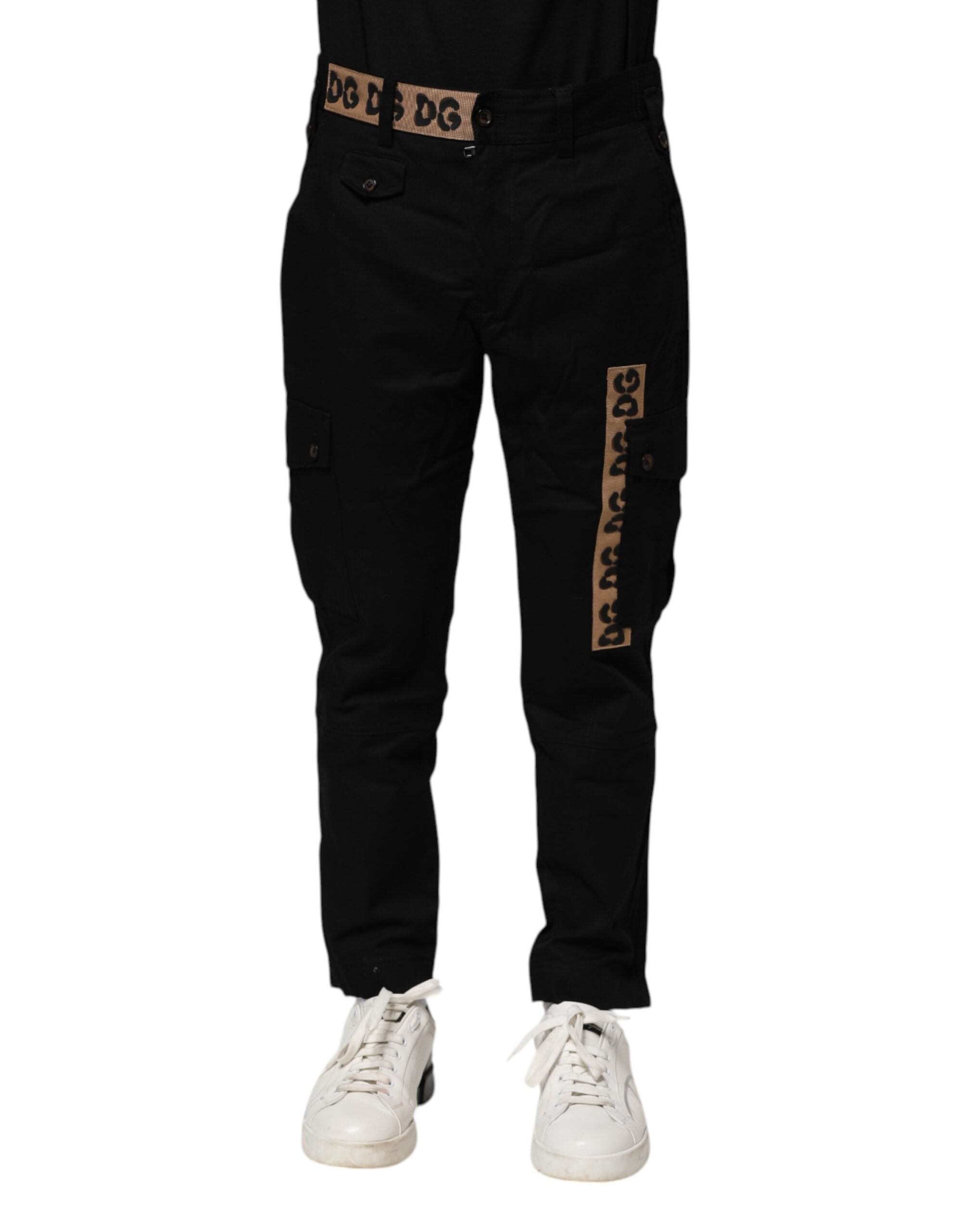 Pantalon cargo décontracté noir en coton de Dolce & Gabbana, vue de face avec poches et ceinture.