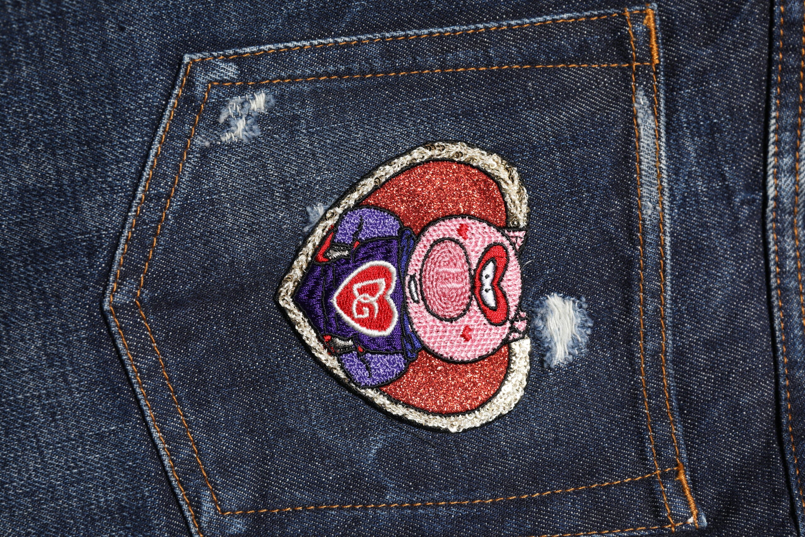 Jean skinny en denim déchiré bleu foncé de Dolce & Gabbana, coupe ajustée et style décontracté.