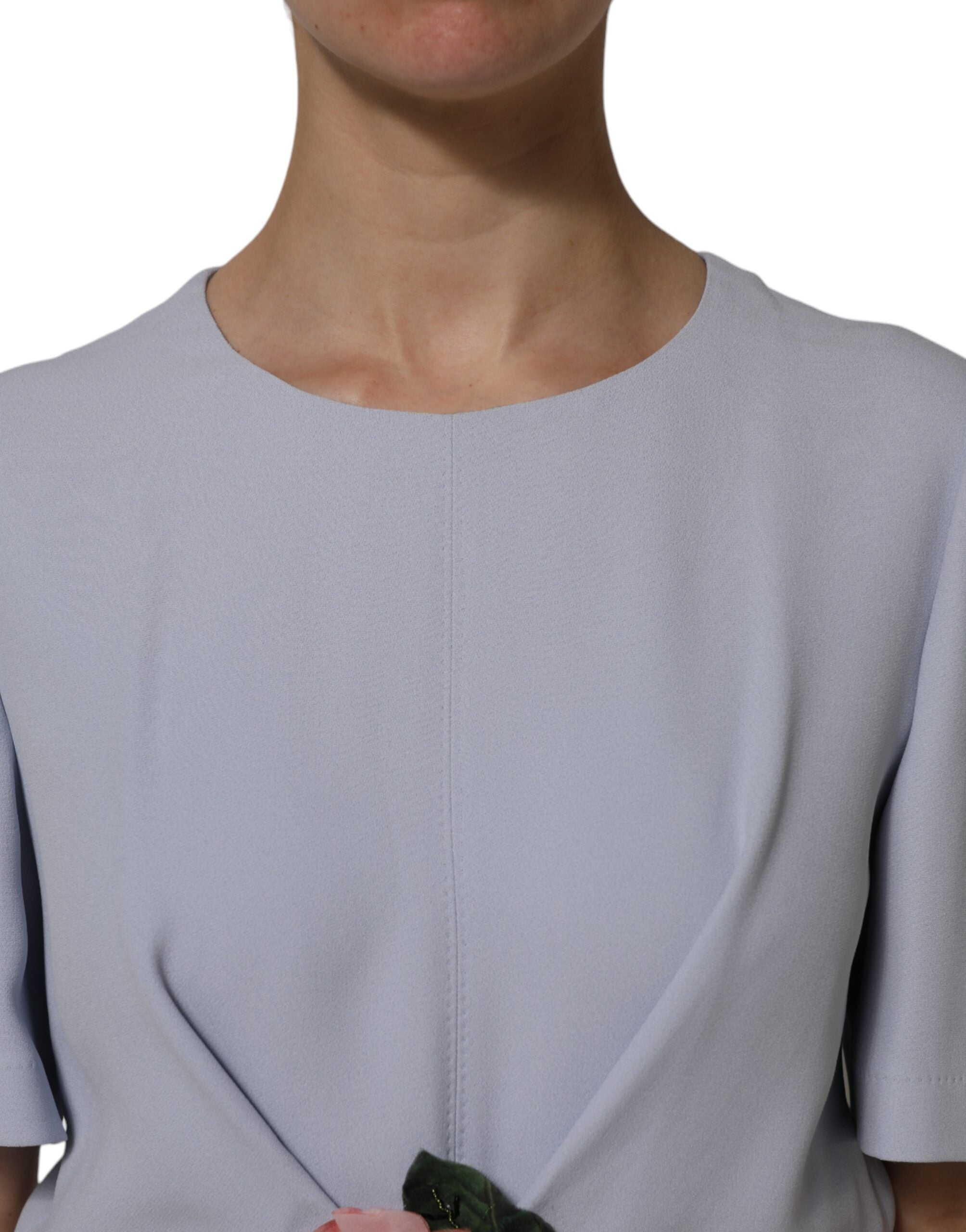 Robe midi Dolce & Gabbana en viscose gris à manches courtes, coupe ajustée et élégante pour femme.
