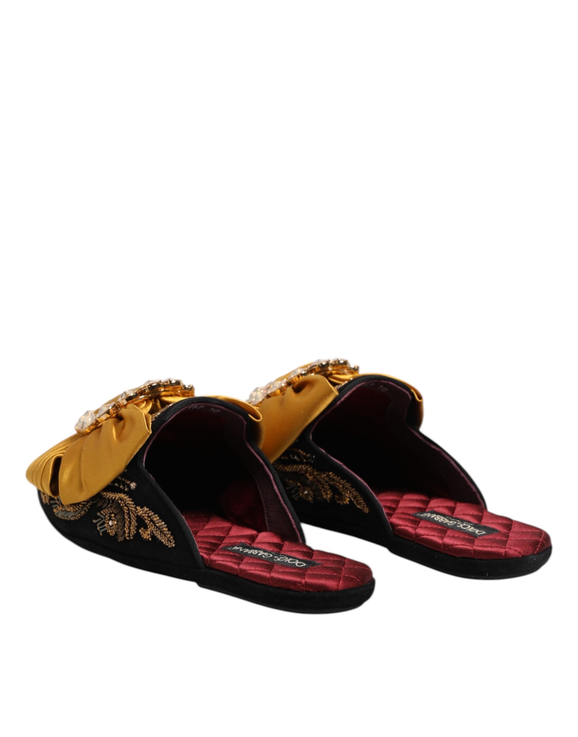 Sandales plates Dolce & Gabbana à embellissements multicolores, chaussures élégantes en cuir avec détails brillants.