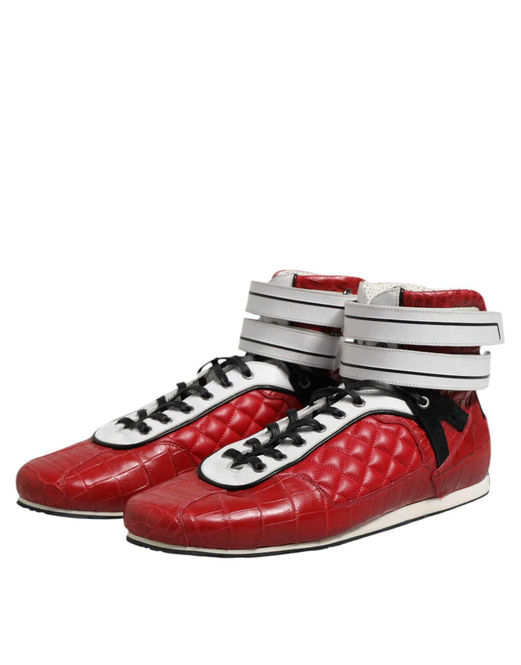 Chaussures sneakers en cuir rembourré rouge Dolce & Gabbana avec lacets, vue de face.