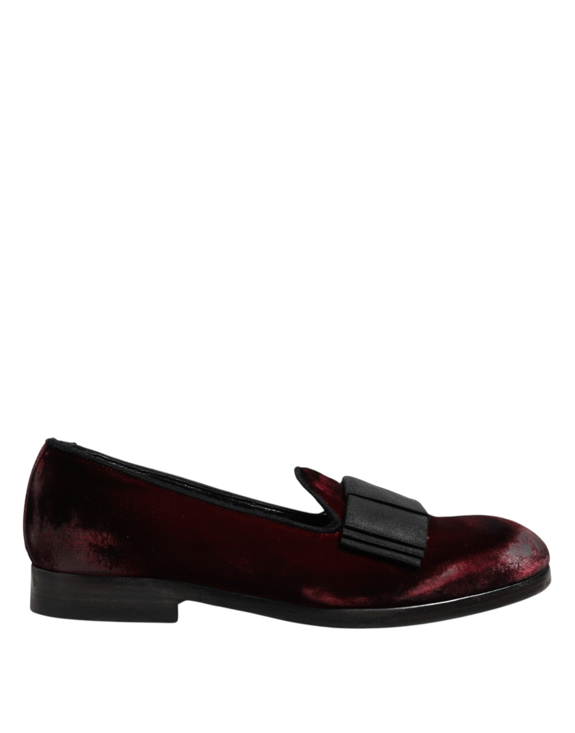 Chaussures homme Dolce & Gabbana en velours rouge, mocassins slip-on élégants pour homme.