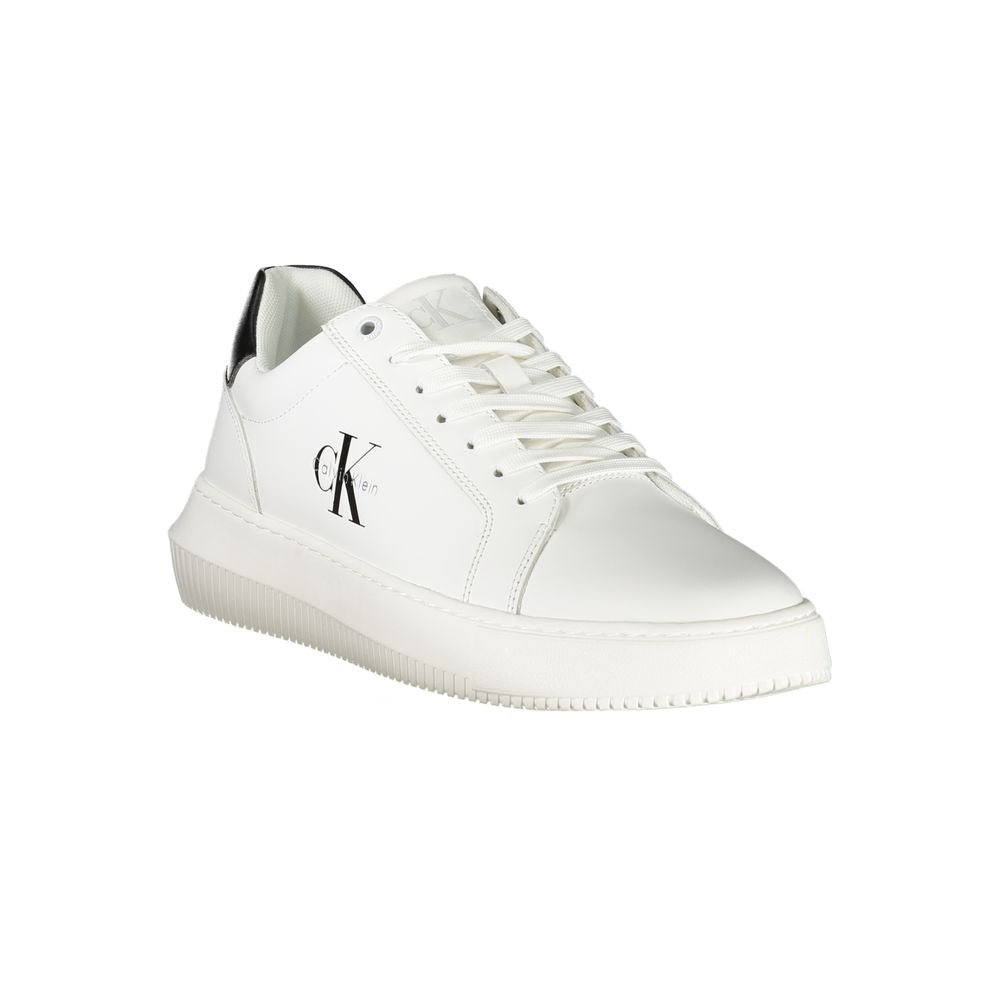 Sneakers pour homme Calvin Klein en polyuréthane blanc, chaussures décontractées élégantes et confortables.