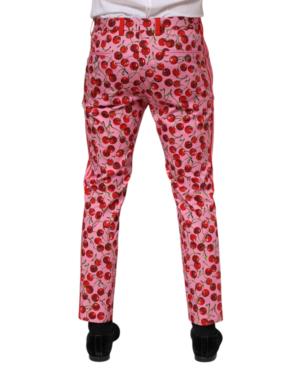 Pantalon en coton rose à imprimé cerise Dolce & Gabbana, style élégant et décontracté, vue de face sur fond neutre.