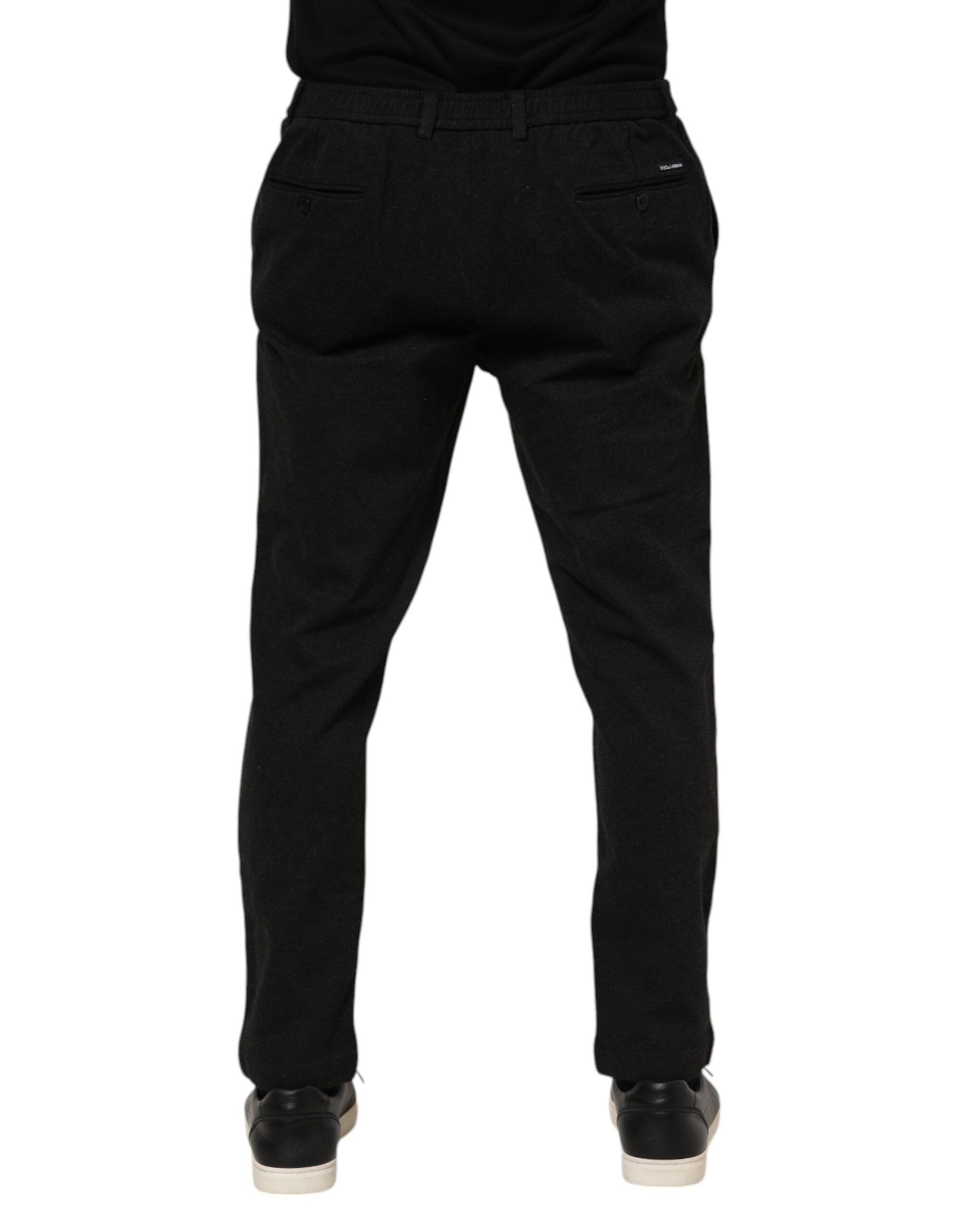 Pantalon homme Dolce & Gabbana en viscose gris foncé, style élégant, ajusté, avec une coupe moderne et finition soignée.