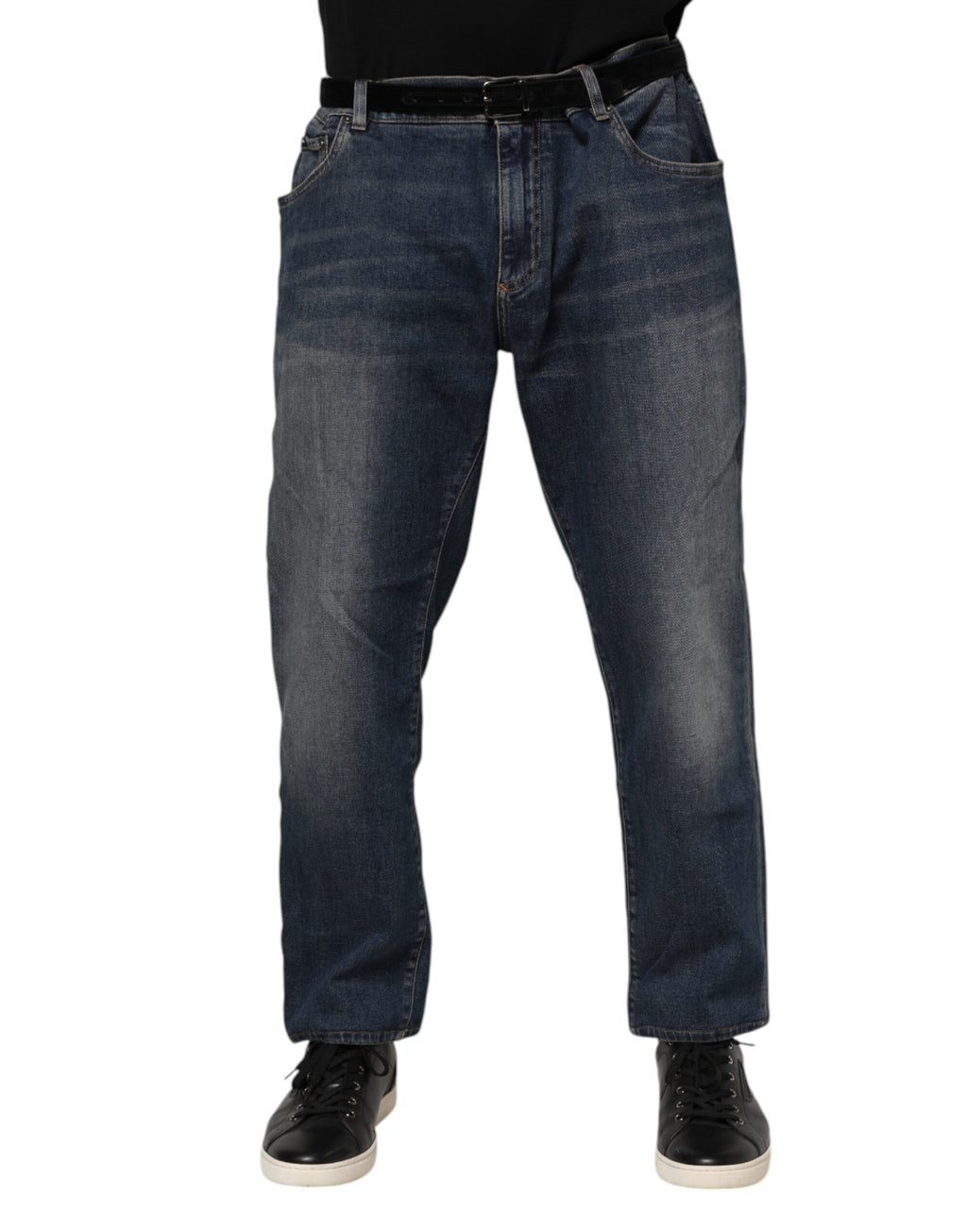 Jeans slim en denim bleu Dolce & Gabbana avec logo en plaque de coton, détails modernes et ajustés.