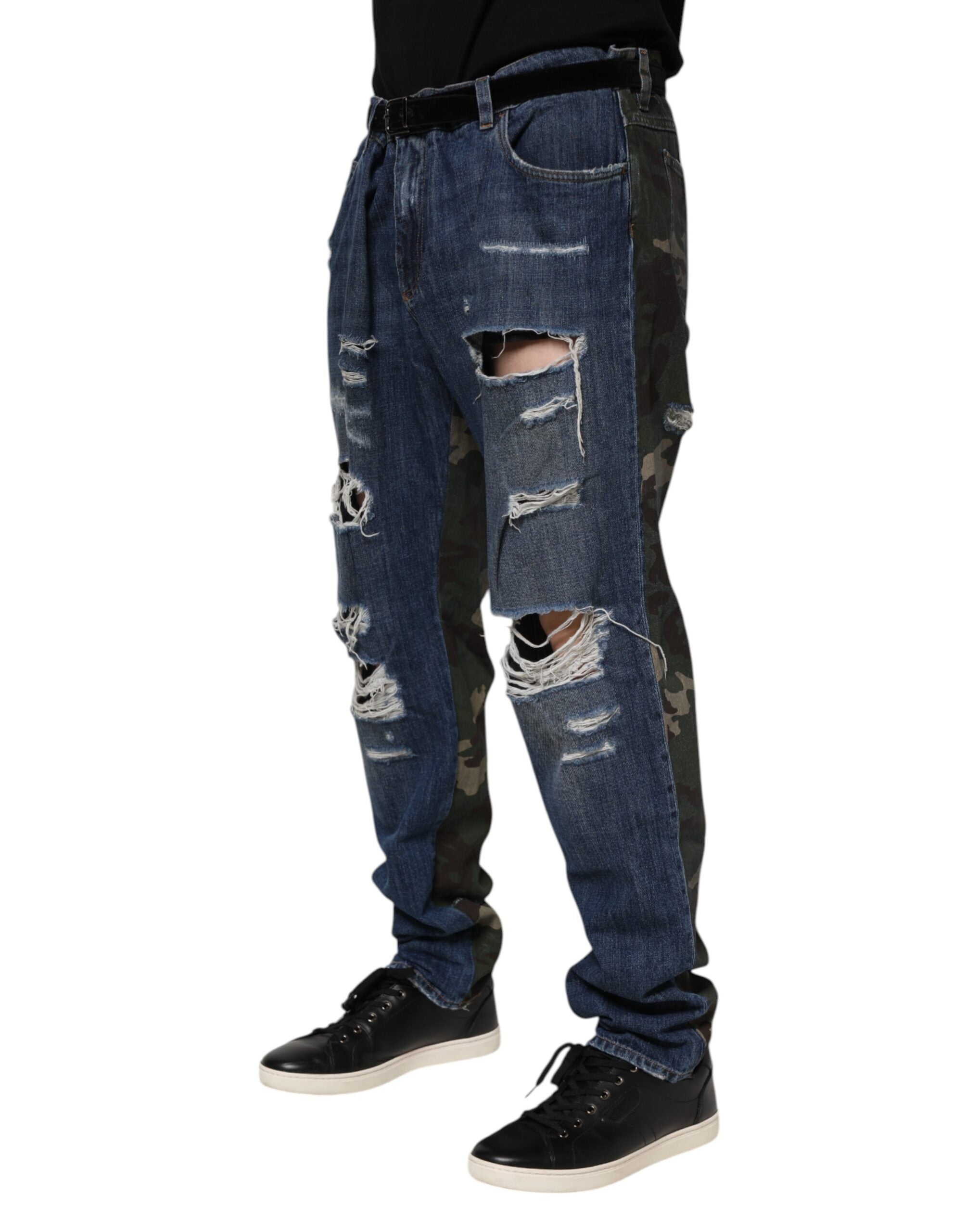 Jeans en denim camouflage bleu Dolce & Gabbana en coton, décontractés avec coupe moderne et détails stylés.