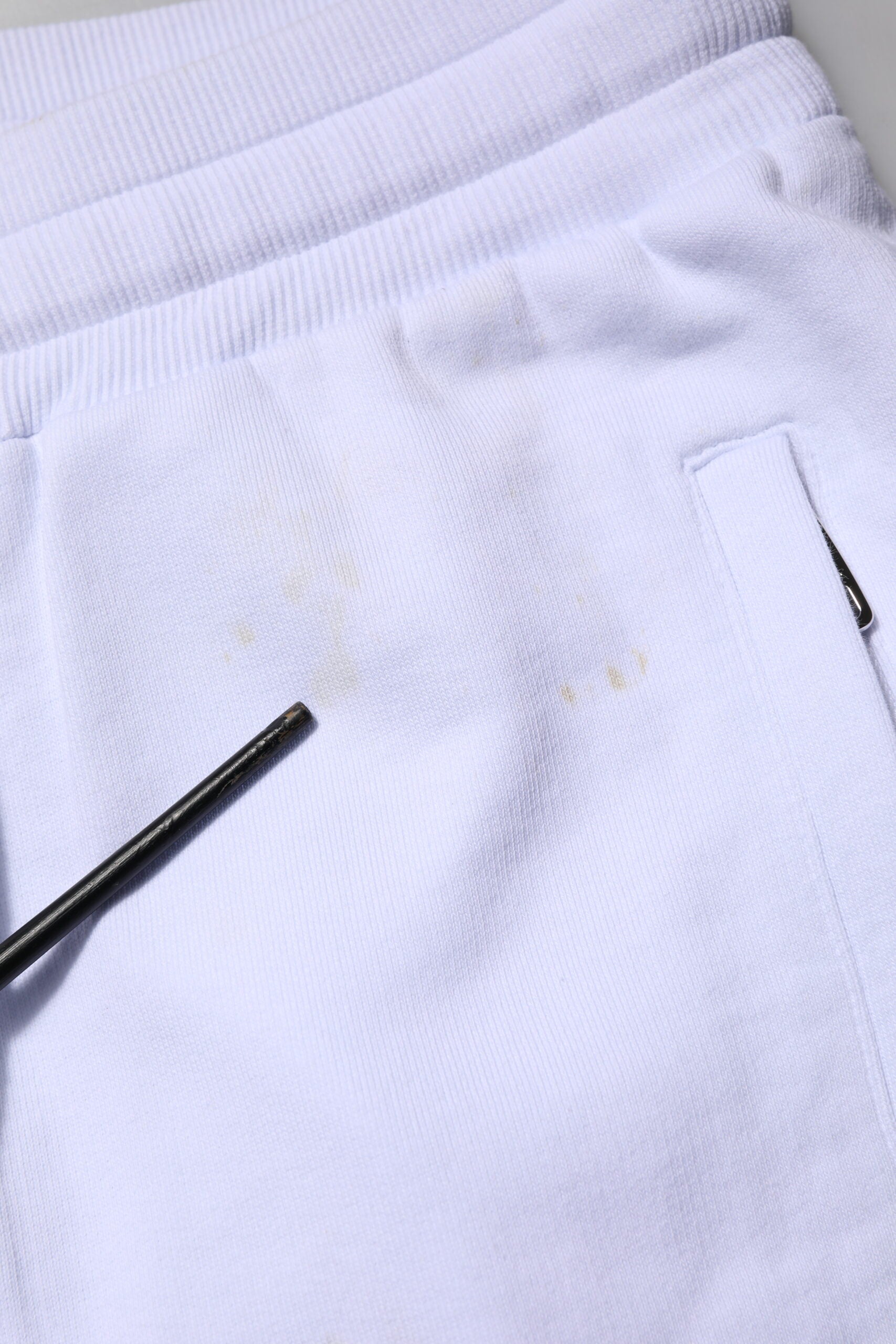 Pantalons jogger homme en coton blanc Dolce & Gabbana avec cordon de serrage et style décontracté.