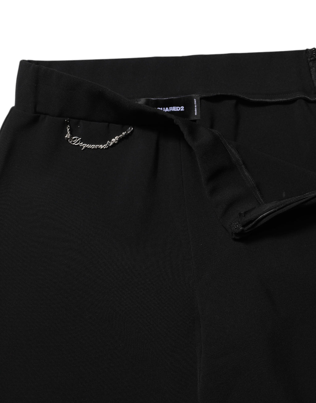 Pantalons évasés en polyester noir à taille haute de Dsquared², vue de face, avec détails élégants et coupe fluide.