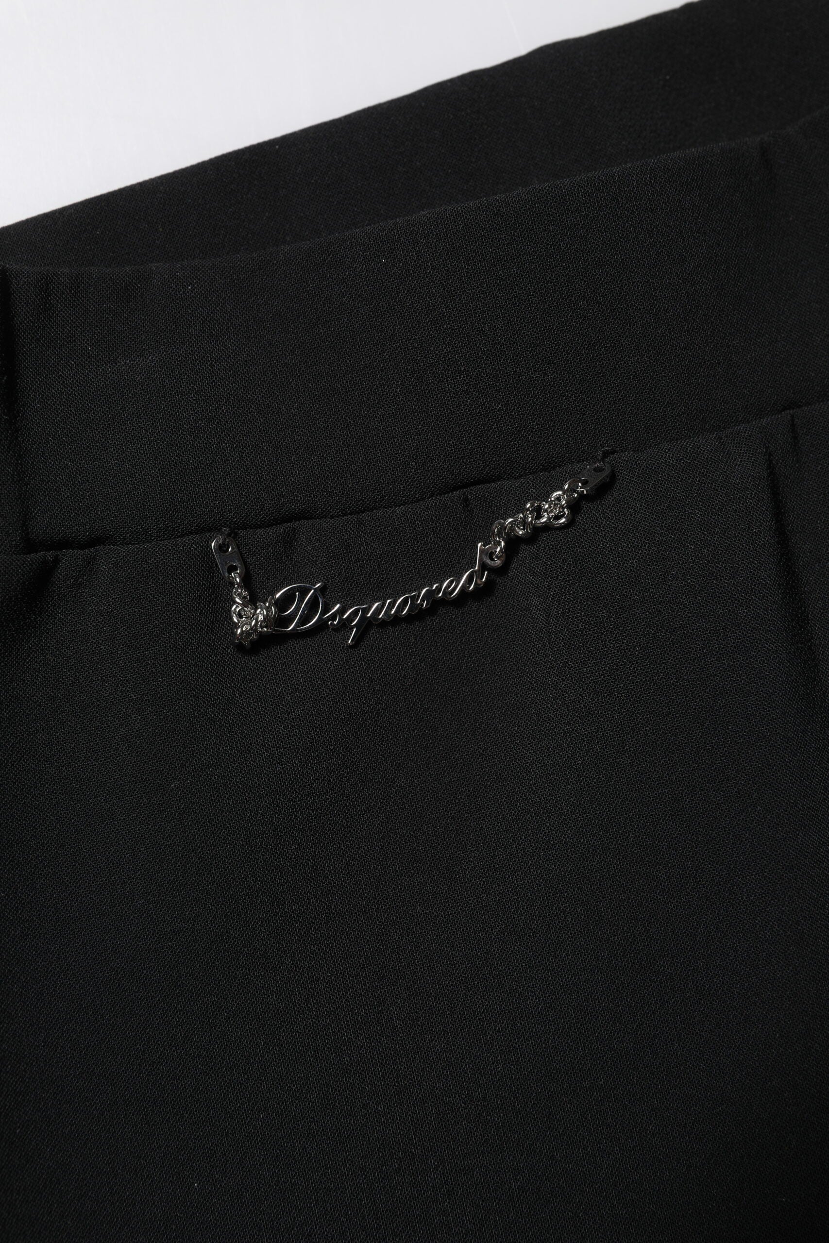Pantalons évasés en polyester noir à taille haute de Dsquared², style moderne et tendance pour femmes.