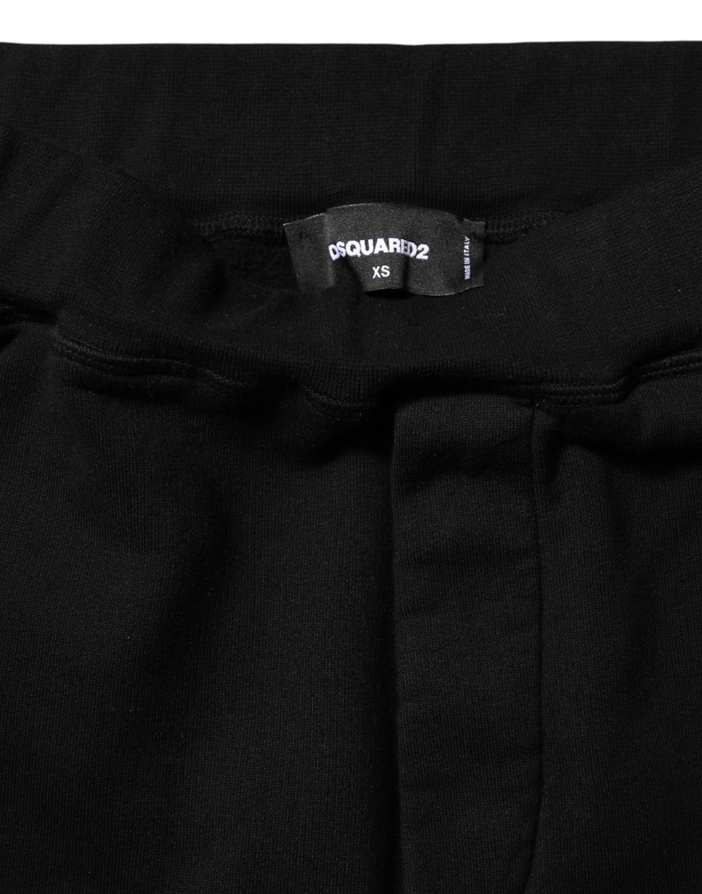 Pantalons joggers en coton noirs et rouges de coupe droite de la marque Dsquared², visibles avec détails de style décontracté.