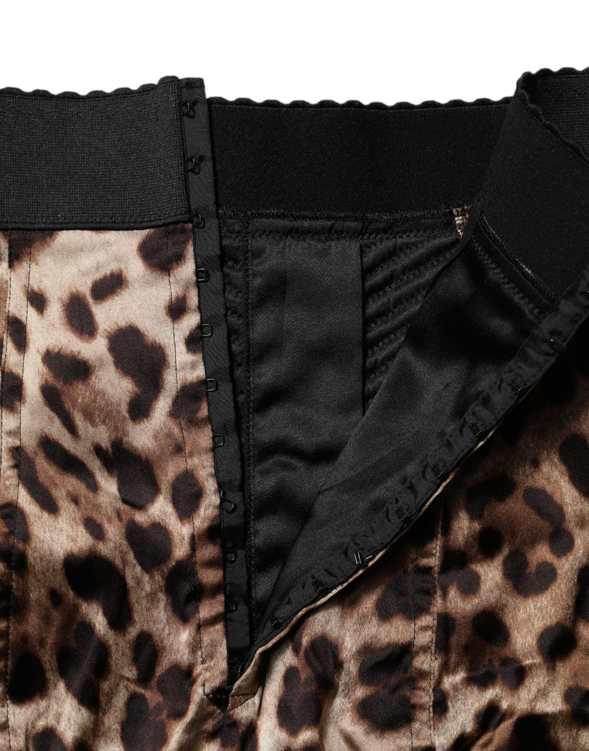Shorts Dolce & Gabbana à imprimé léopard marron taille haute, pantalon court tendance pour femmes.
