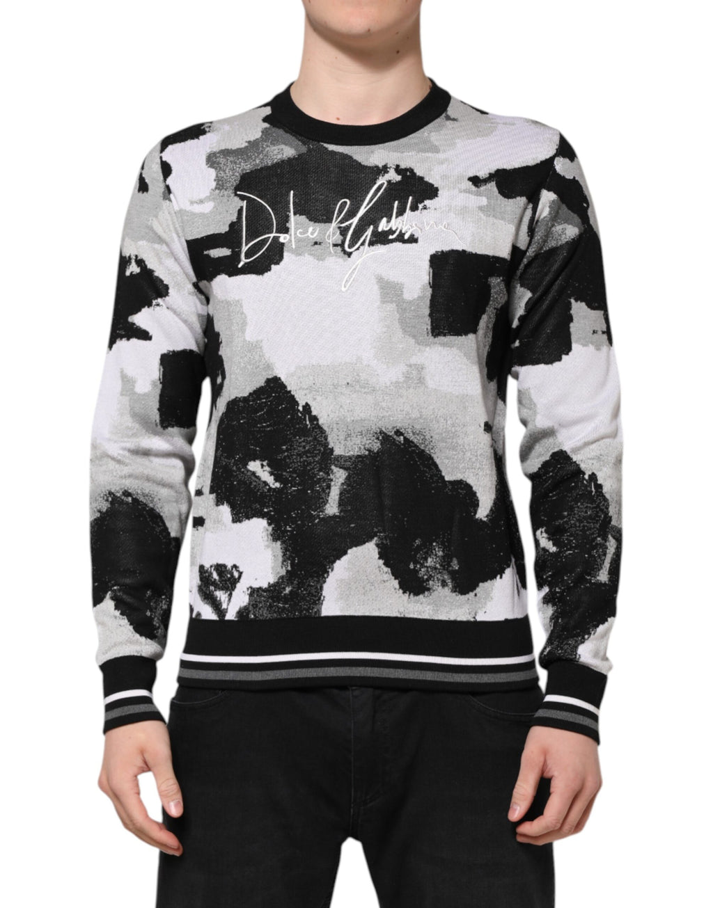 Pull en soie camouflage multicolore Dolce & Gabbana, pull-over élégant avec motif coloré, idéal pour un style tendance et sophistiqué.