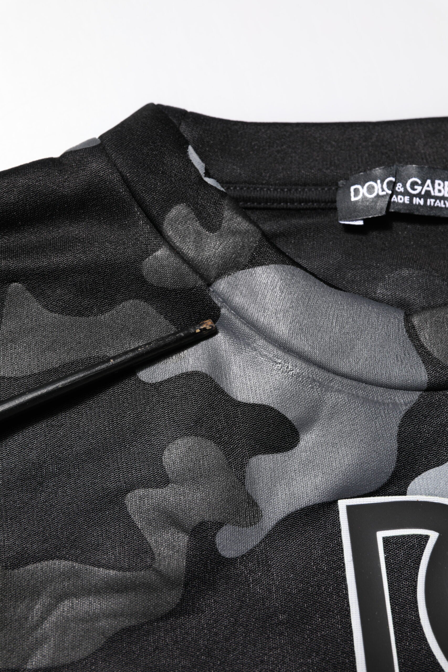 Pull-over Dolce & Gabbana en laine noire avec motif camouflage, sweat-shirt décontracté et tendance.